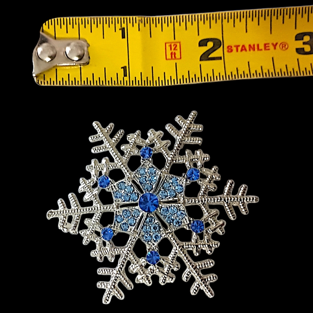Icy Snowflake Pin Brooch Pendant Star Blue Rhinestone Crystal Winter Silver Tone - Picture 2 of 16